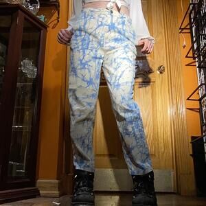 Cream and baby blue acid wash/ bleach styled mom jeans